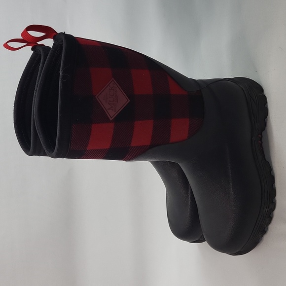 Muck Boot Company Size 2 - Picture 3 of 8